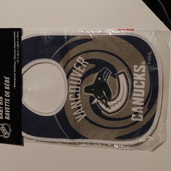 3/$25 VANCOUVER Canucks NHL hockey baby bib NIP - Picture 1 of 8